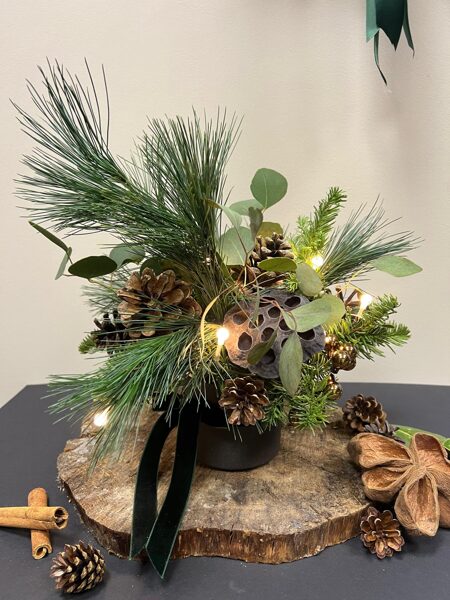 Galda dekors ar čiekuriem/sezonāls